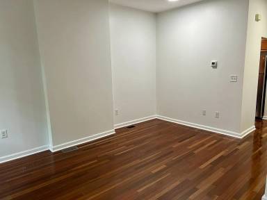 Main picture of 609 W 9th St