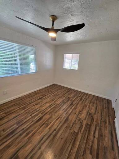 Main picture of 6413 Franciscan St NE