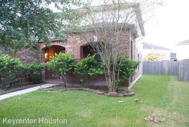 Main picture of 15511 Satsuma Point Ct