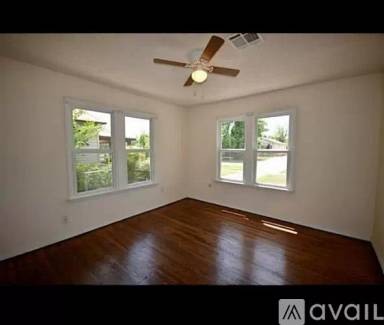 Main picture of 2229 W Park Pl
