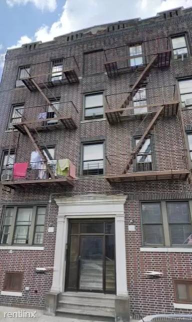 Main picture of 2283 Southern Blvd