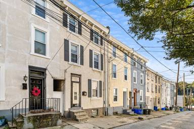 Main picture of 147 East St