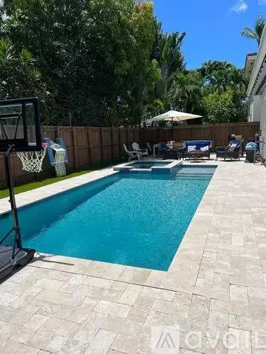 Main picture of 8975 Hawthorne Ave