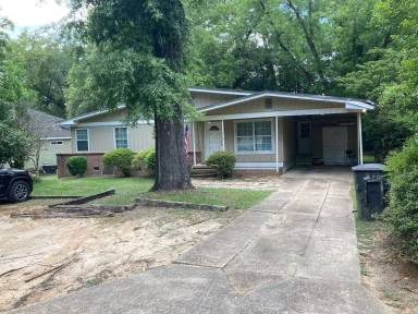 Main picture of 208 N Lipona Rd