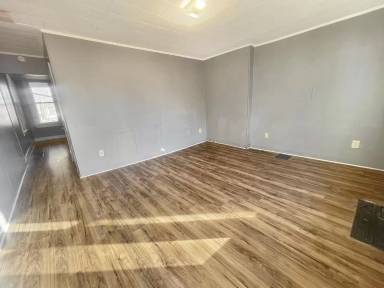 Main picture of 306 S Locust St