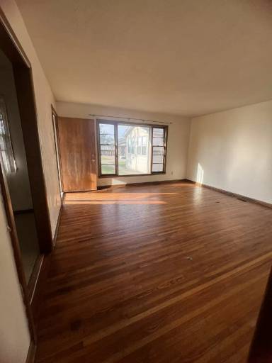 Main picture of 115 N 3rd St