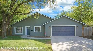 Main picture of 2740 Maison Way