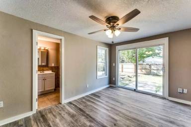 Main picture of 231 S Gordon St