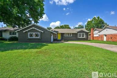 Main picture of 4643 E 59th St