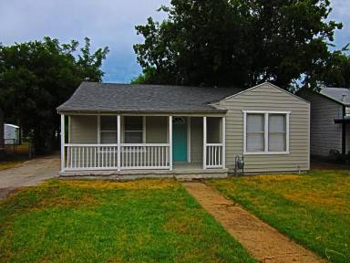 Main picture of 833 S Willis St