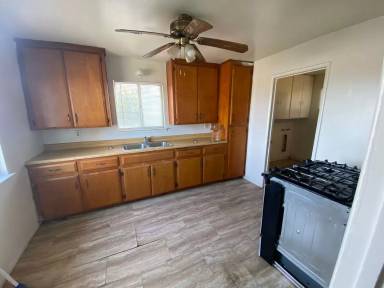 Main picture of 23611 Excelsior Ave