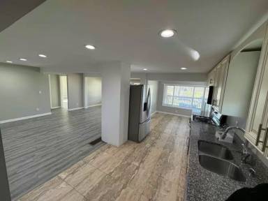 Main picture of 9595 Church St