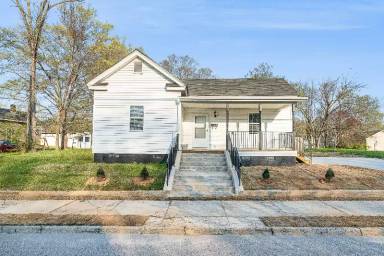 Main picture of 705 Kenmore Ave