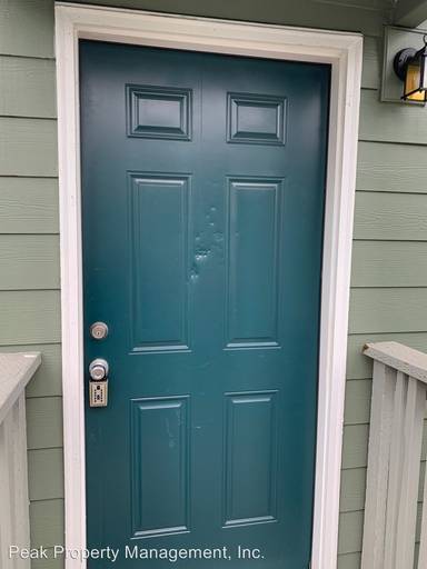 Main picture of 8415 N Fessenden St