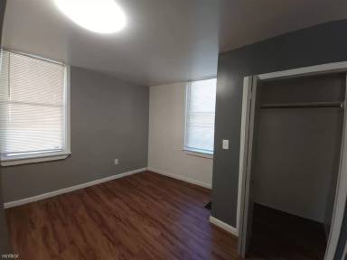 Main picture of 400 Agatha St