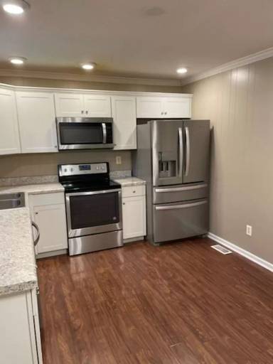 Main picture of 1620 Woodlawn St SE