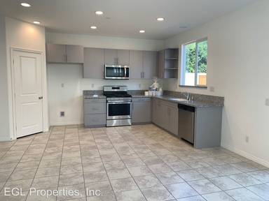 Main picture of 803 Soulagiana Ct