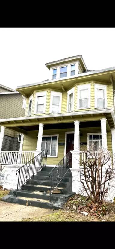 Main picture of 145 Parkside Ave