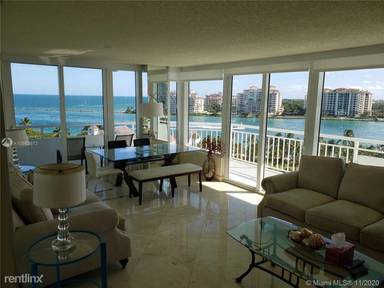 Main picture of South Pointe Tower