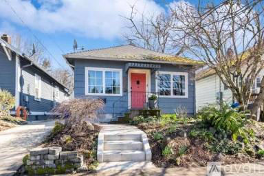 Main picture of 8750 N Peninsular Ave