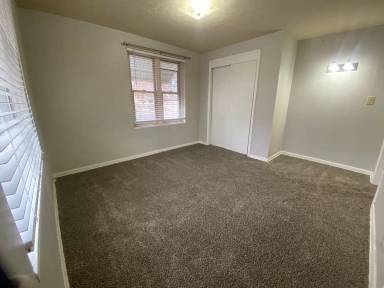 Main picture of 221 N Pesotum Ave