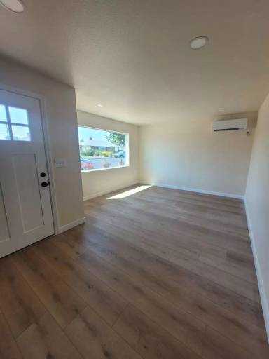 Main picture of 1015 W Gem Ave