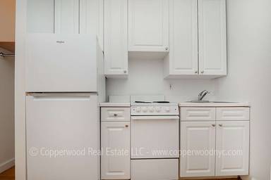 Main picture of 1384 2nd Ave