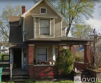 Main picture of 34 Bolton Ave