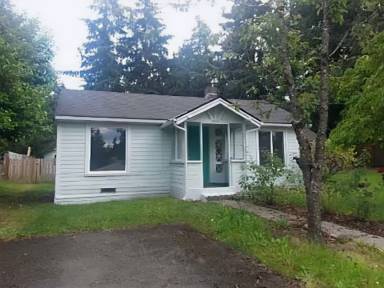 Main picture of 13210 E Burnside St