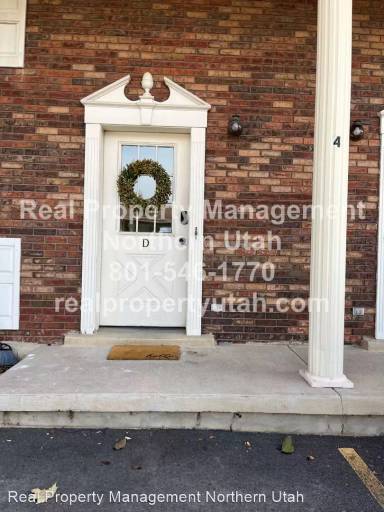 Main picture of 111 Center St
