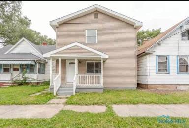 Main picture of 421 E Streicher St