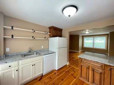 Main picture of 16 Crystal Ave