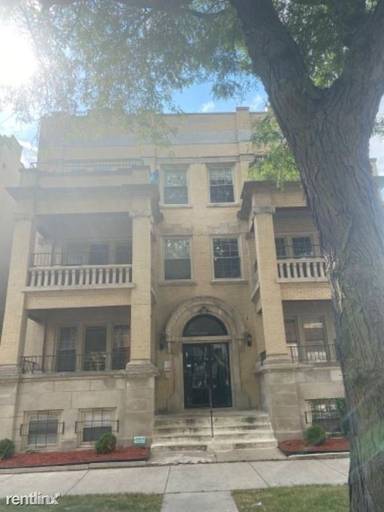 Main picture of 4320 S Michigan Ave