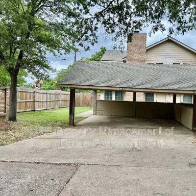 Main picture of 2415 Oak Mnr