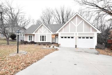 Main picture of 4900 NW 80th St