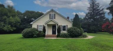 Main picture of 843 S DuPont Blvd