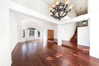 Main picture of 36 Diamond Gate