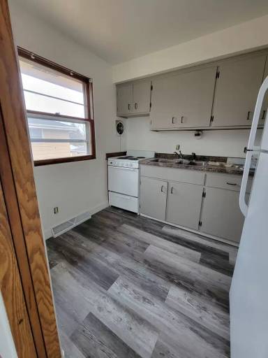 Main picture of 1727 Silvercrest Dr