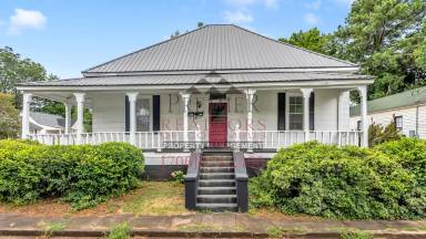 Main picture of 38 29th St