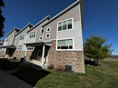 Main picture of 301 SE 11th St, Unit 402