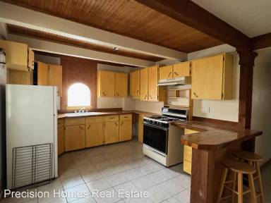 Main picture of 406 W 4th Ave