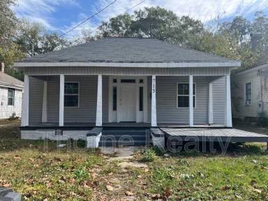 Main picture of 713 Pender St