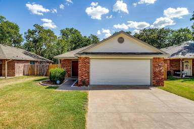 Main picture of 394 Gavins Way