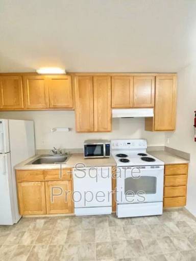 Main picture of 715 Cedar Ave