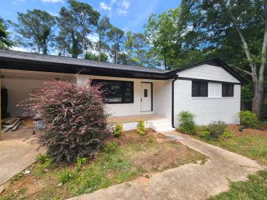 Main picture of 1055 College Station Rd
