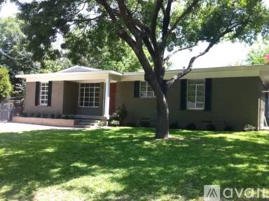 Main picture of 2115 Longwood Ln