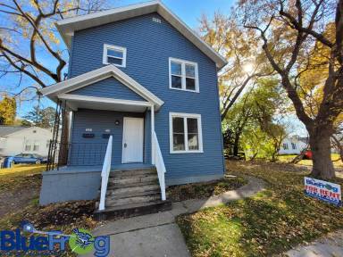 Main picture of 348 Bay St