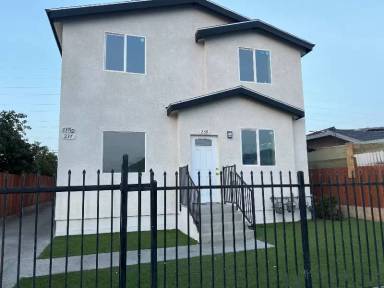 Main picture of 237 E 99th St