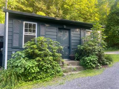 Main picture of 606 Dewitt Mills Rd