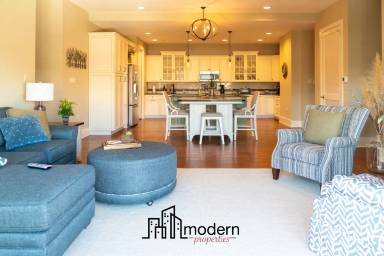 Main picture of 121 Rhett Condominiums